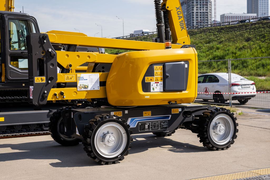 Подъемник коленчатый дизельный XCMG XGA18K